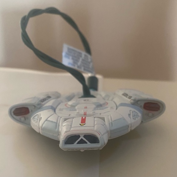 Hallmark Keepsake Ornament Star Trek USS Defiant - Picture 2 of 4